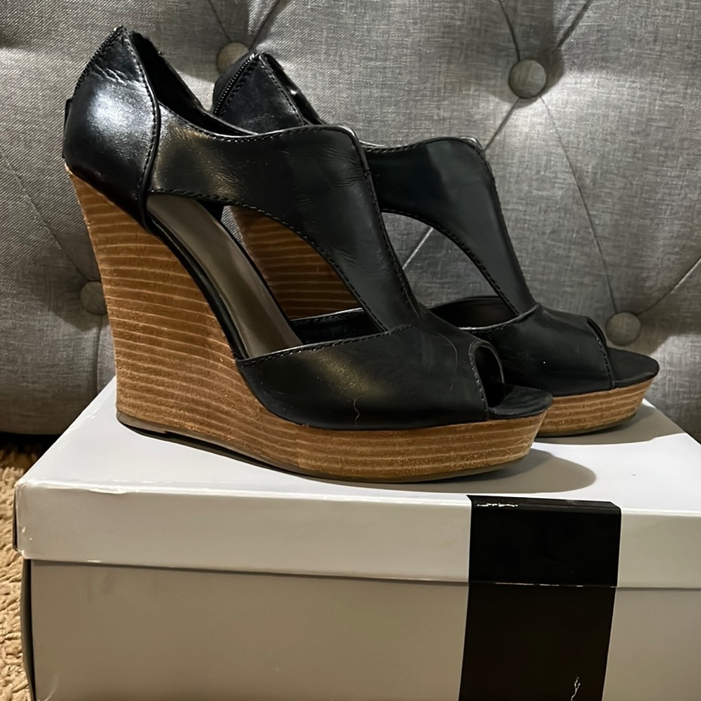 Sz10 Mossimo Platform Sandals